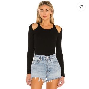 Monrow cut out shoulder sleeve top